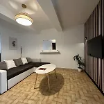 - 2 - Centre - Netflix * Carcassone
