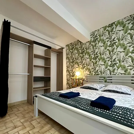 Apartment - 2 - Centre - Netflix