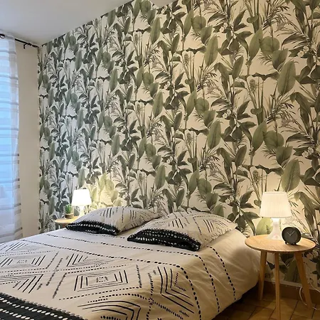 - 2 - Centre - Netflix * Carcassonne