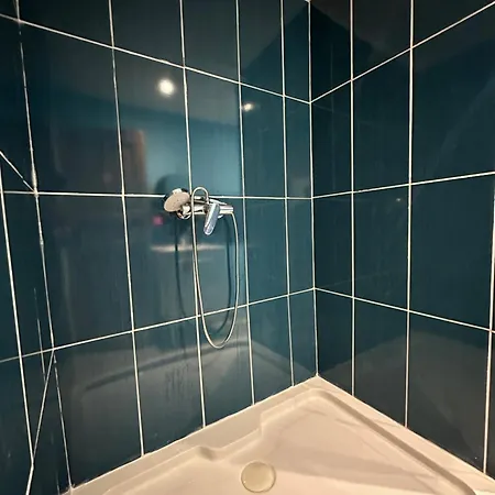 - 2 - Centre - Netflix Apartment