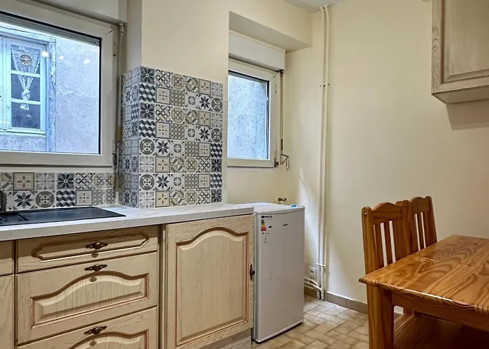 - 2 - Centre Apartment *